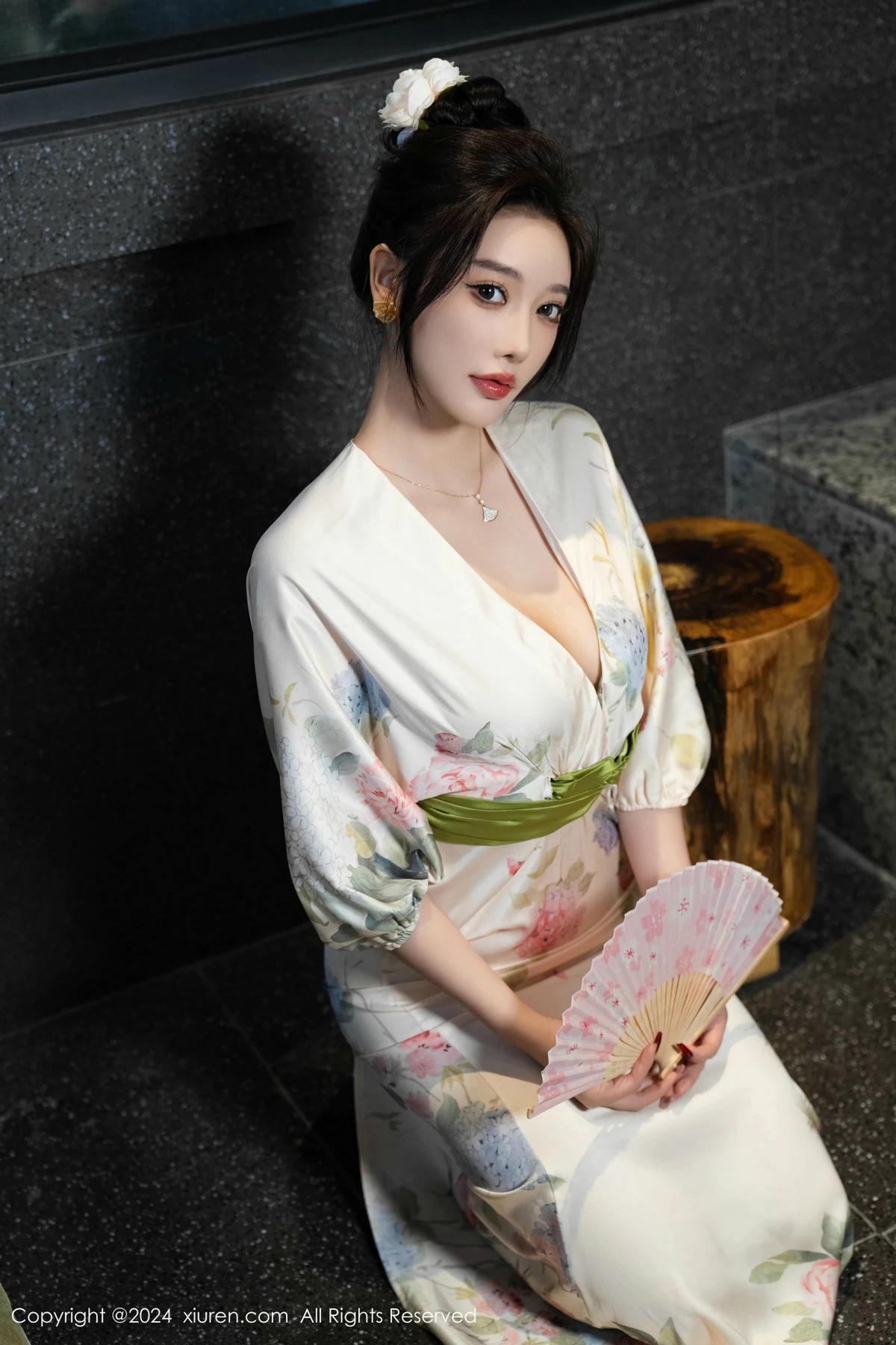 [XiuRen秀人网]第9470期杨晨晨写真-秀人资源网